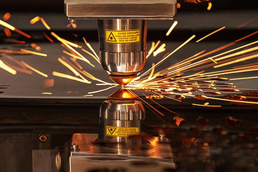 প্রাচীন কালে ভিন্‌গ্রহীরা নাকি পৃথিবীতে এসে একটি বিশাল আকারের লেসার দিয়ে ওই পাথরটিকে কেটে দু’ভাগ করেছিলেন। আল নসলাকে ঘিরে এমনও তত্ত্ব শোনা যায়। স্বাভাবিক ভাবেই তত্ত্বও উড়িয়ে দিয়েছেন অনেকে।