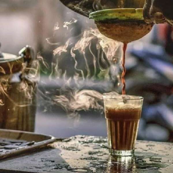 তবে শুধু বর্তিকাই নন, এর আগে অর্থনীতির স্নাতক প্রিয়ঙ্কা গুপ্তও বিহারের পটনায় একটি কলেজের সামনে চায়ের দোকান দিয়েছিলেন। ২০১৯ সালে স্নাতক স্তরের পরীক্ষায় পাশ করেও অতিমারির কারণে দু’বছর চেষ্টাচরিত্র করেও তিনি কোনও চাকরি পাননি। 