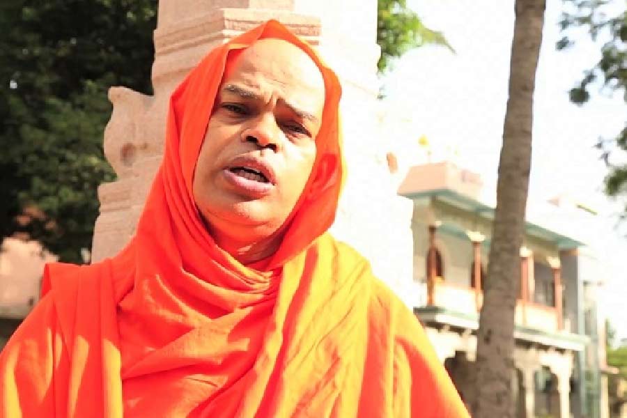 শিবমূর্তির বিরুদ্ধে পকসো আইনে মামলা রুজু হয়েছে। অভিযোগকারিণী এক জন দলিত হওয়ায় দলিত জাতি এবং জনজাতি রক্ষা আইনেও এই ধর্মগুরুর বিরুদ্ধে মামলা রুজু হয়।