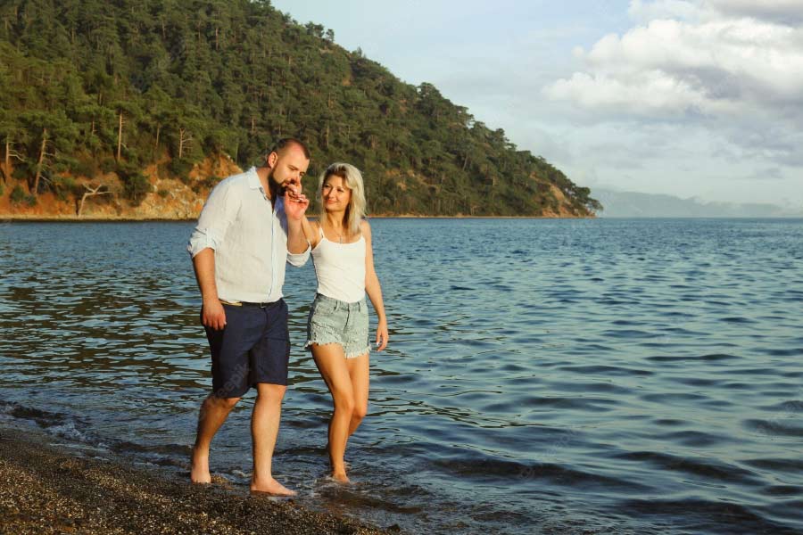 হোটেল কর্তৃপক্ষ জানিয়েছেন, আনন্দের মূল লক্ষ্য হল অতিথিদের মানসিক আনন্দ এবং শান্তি দেওয়া। ছোটদের এই হোটেলে প্রবেশের অনুমতি না দেওয়ার মূল কারণ সেটিই। তবে ১৪ থেকে ১৮ বছর বয়সিরা হোটেলে থাকলেও বিশেষ মনোরঞ্জন বা স্বাস্থ্যোদ্ধার প্যাকেজে অংশগ্রহণের অনুমতি দেওয়া হয় না তাদের।  