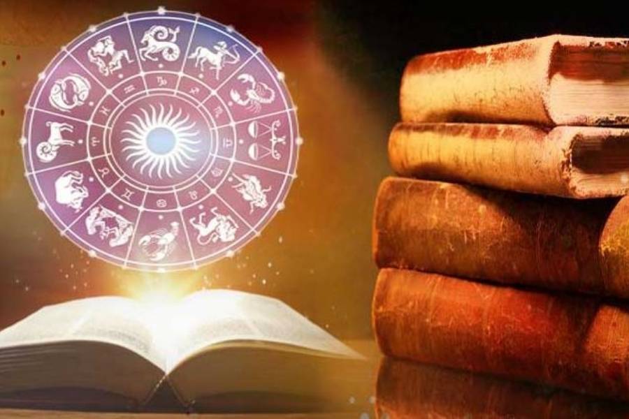 কালী কেন শক্তির দেবী, তার ব্যাখ্যা রয়েছে শাস্ত্রে। কাল শব্দের একাধিক অর্থ। কাল মানে সময়, অন্য দিকে কালের আর এক অর্থ কৃষ্ণবর্ণ।    