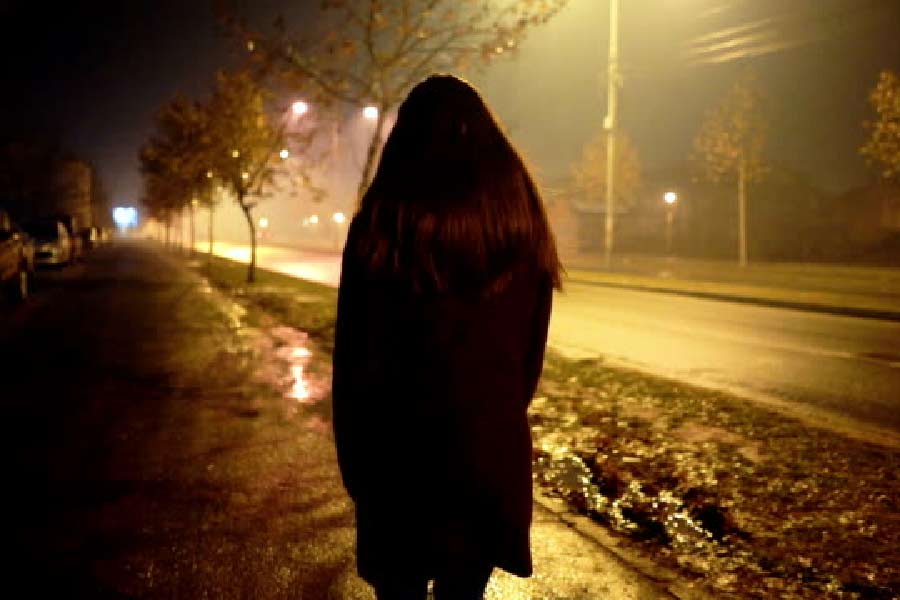 সূত্রের খবর, পুলিশ তদন্তে নেমে জানতে পেরেছে, অর্চনা মোট ৩৫ কোটি টাকার সম্পত্তি করেছিলেন ওই মধুচক্র এবং ব্ল্যাকমেলের মাধ্যমে।