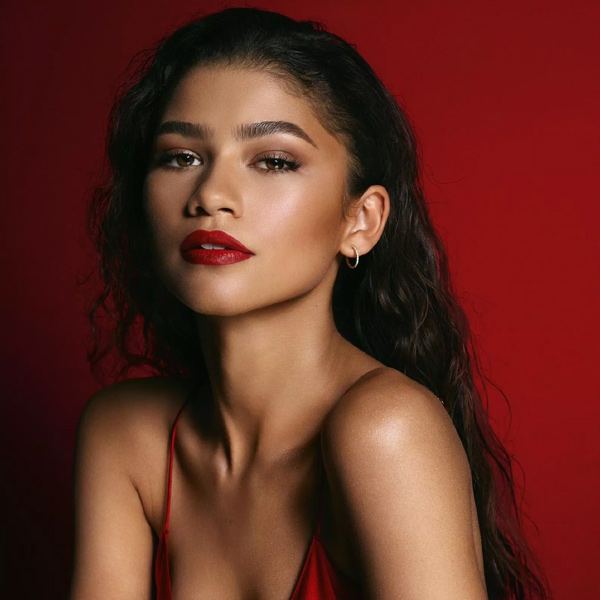 জোডির পর দ্বিতীয় স্থানে রয়েছেন জেনডায়া। ‘ইউফোরিয়া’ সিরিজে অভিনয় করে শিরোনামে এই অভিনেত্রী। ৯৪.৩৭ শতাংশ নিখুঁত তাঁর সৌন্দর্য। 