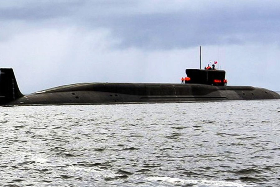  ২০০৯ সালে অরিহন্তকে আনুষ্ঠানিক ভাবে জলে নামানো হয়েছিল। নানা পরীক্ষা-নিরীক্ষার পরে ২০১৪ সালে সাবমেরিনটির ‘সি ট্রায়াল’ শুরু হয়। ২০১৮-র ৫ নভেম্বর প্রধানমন্ত্রী নরেন্দ্র মোদী ঘোষণা করেছিলেন, অরিহন্তের প্রথম ‘ডেটারেন্স পেট্রোল’ মহড়া সফল।