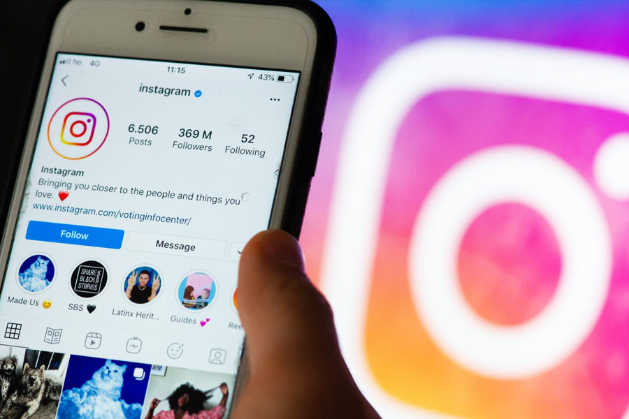 এ ক্ষেত্রে ওই বিশেষজ্ঞের যুক্তি, ফেসবুক ইনস্টাগ্রাম অধিগ্রহণ করার সময়েও অনেকে বলেছিলেন, ‘‘এটা অর্থের অপচয় ছাড়া আর কিছু নয়।’’ কিন্তু ইনস্টাগ্রাম এখনও বিশ্বের সফল বিনিয়োগগুলির মধ্যে অন্যতম। 