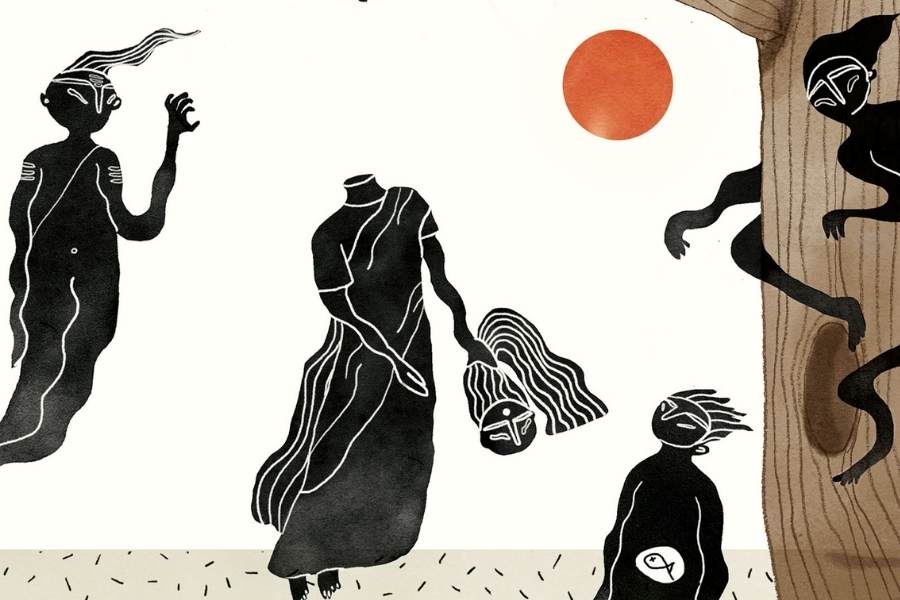 স্কন্ধকাটা- মাথা থাকে না বলেই এই ভূতেদের ‘স্কন্ধকাটা’ বলা হয়। কোনও দুর্ঘটনায় মাথা কাটা গিয়েছে, এমন লোকদের আত্মাই নাকি স্কন্ধকাটা ভূতে পরিণত হয়। প্রচলিত বিশ্বাস অনুযায়ী, এই ভূতেরা সব সময়ে তাদের হারানো মাথার খোঁজ করে।