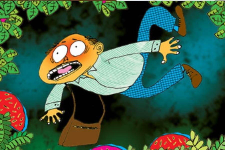 এঁরা ছাড়াও, বাংলায় বেঘোভূত, মাথাকাটা, কানাভুলো ইত্যাদি নানা প্রকার ভূতের সন্ধা্ন মেলে। সামনেই ভূত চতুর্দশী। ওদের একসঙ্গে হওয়ার দিন। মানে, মানুষের যেমন রি-ইউনিয়ন হয় আর কী! ভূতেরা যাতে নির্বিঘ্নে স্বজাতির সঙ্গে দেখা করতে পারে, সেটা খেয়াল রেখে ওই দিনে চোদ্দো শাক খেতে আর চোদ্দো প্রদীপ জ্বালাতে ভুলবেন না যেন! তা ছাড়া সকলের নামযশ তো জানাই হয়ে গেল, এ বার ভূত চতুর্দশীতে একটু চোখ-কান খোলা রাখবেন নাকি?                       