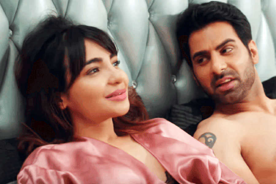 একতা কপূরের ‘ট্রিপল এক্স’ নিয়ে বিতর্ক নতুন নয়। ২০১৮ সালের ২৭ সেপ্টেম্বর অল্‌ট্ বালাজির পর্দায় মুক্তি পেয়েছিল এই ওয়েব সিরিজের প্রথম পর্ব। দ্বিতীয় পর্ব মুক্তি পায় ২০২০ সালের ৮ ফেব্রুয়ারি। তার পর থেকেই বিতর্ক দানা বাঁধতে শুরু করে।