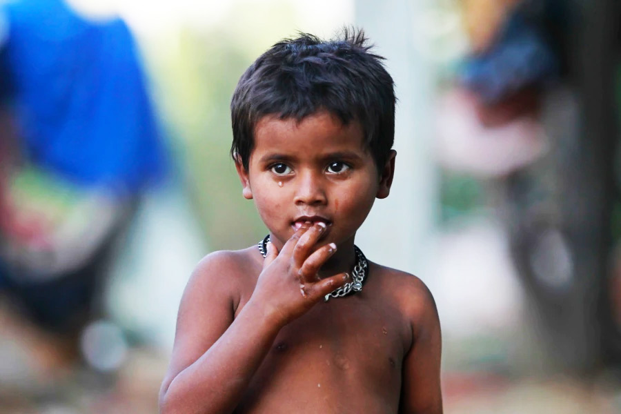 ক্ষুধার রাজ্যে আরও পতন ভারতের। বিশ্ব ক্ষুধা সূচক (গ্লোবাল হাঙ্গার ইনডেক্স বা জিএইচআই) বলছে ২০২২-এ বিশ্বের ১২১টি দেশের মধ্যে ভারত রয়েছে ১০৭তম স্থানে। গত বছর, এই তালিকায় ভারতের স্থান ছিল ১০১। অর্থাৎ, এক বছরের মধ্যে ভারত ক্ষুধাসূচকে নেমেছে অনেকটাই।