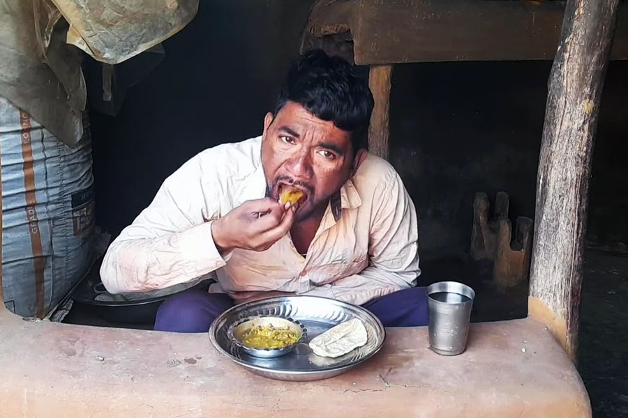 জিএইচআই এর রিপোর্ট অনুযায়ী, তালিকার একে বারে শেষে রয়েছে ইয়েমেন। রিপোর্ট বলছে, ২০২১-এ গোটা পৃথিবীতে ৮২ কোটি ৮০ লক্ষ মানুষ অপুষ্টিতে ভুগছেন। 