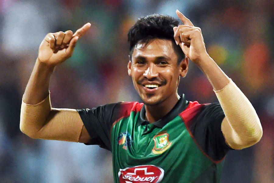 শাকিবের সেই রেকর্ড ভাঙতে পারেন বাংলাদেশের মুস্তাফিজুর রহমান। তিনি দু’বার এক ইনিংসে চার বা তার বেশি উইকেট নিয়েছেন। 