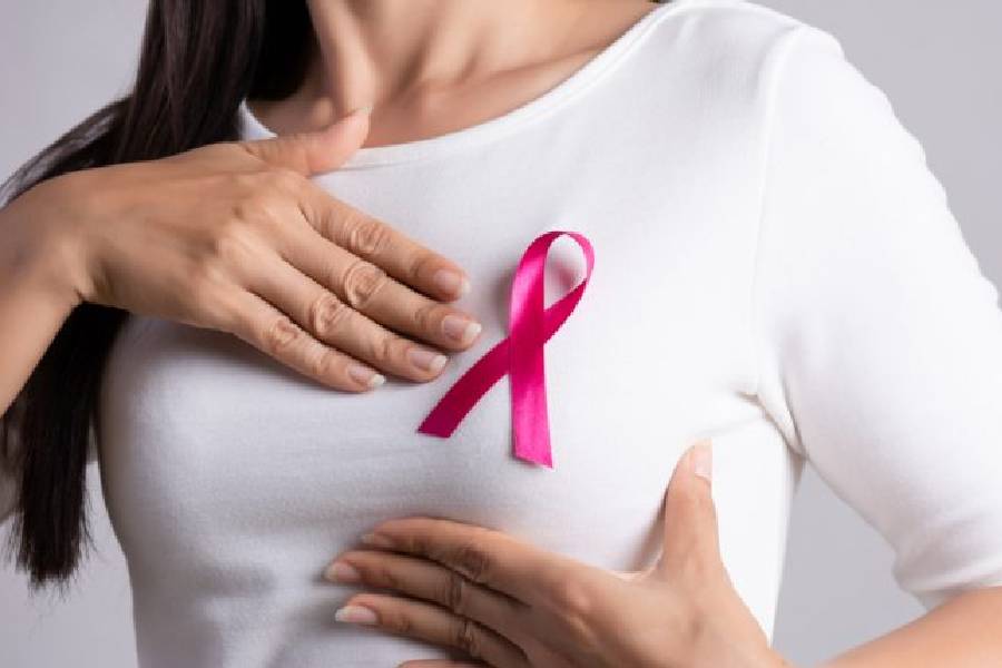 ক্যানসার প্রতিরোধে মদ্যপান ও ধূমপানের অভ্যাস ত্যাগ করার বিকল্প কিছু নেই।