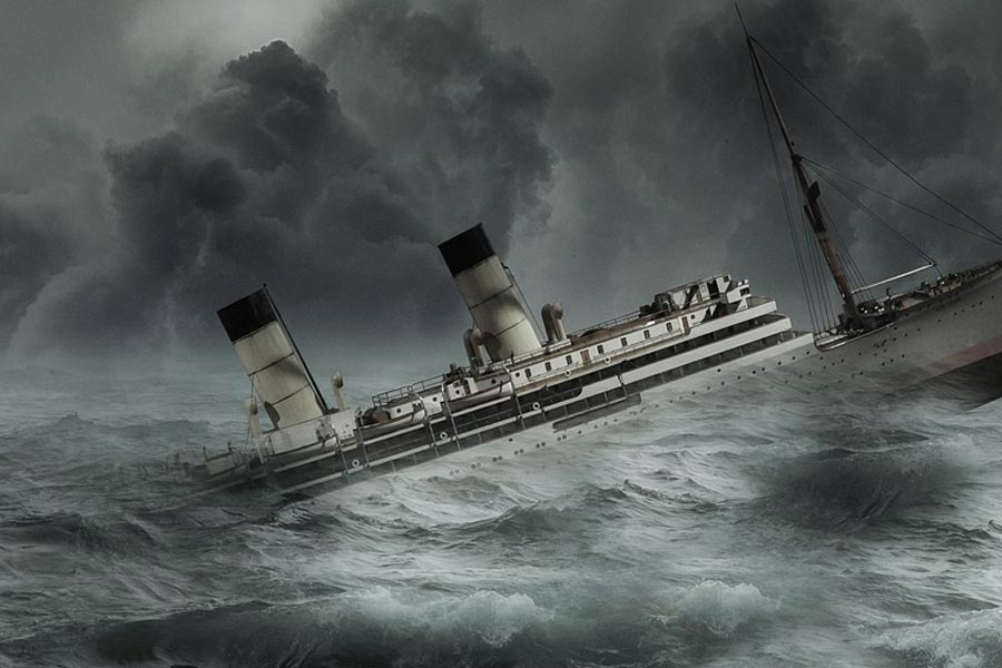 তাঁদের অনুমান, ইঞ্জিনগুলি নিয়ে যাওয়ার পথে জাহাজটি ঝড়ের সম্মুখীন হয়। এর ফলে, ইঞ্জিন দু’টি জলের গভীরে তলিয়ে যায়।