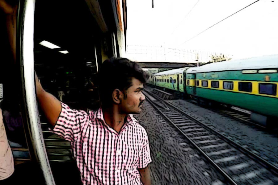 এই সব কিছুই প্রকাশ্যে এসেছে একটি ভিডিয়োর সৌজন্যে। ভিডিয়োটি করেছেন ট্রেনেরই অন্য এক যাত্রী।