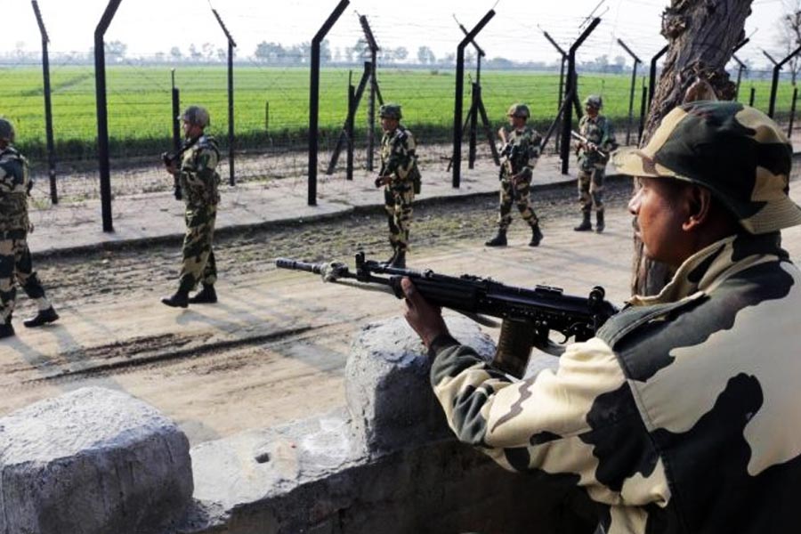 সংবাদসংস্থা সূত্রে খবর, গত ১২ অক্টোবর  নতুন করে পাকিস্তানি হিন্দুদের একটি দল ভারতে আসে। পরে আরও একটি দল আসে গত ১৪ অক্টোবর। অভিযোগ, নিপীড়নের শিকার হয়েছেন তাঁরা। জুটেছে বঞ্চনা। তাই পাকিস্তানে আর থাকতে চান না তাঁরা। ভারতের মাটিতেই পাকাপাকি ভাবে বসবাস করতে চান ওঁরা। সে কারণেই পাকিস্তানের সিন্ধু প্রদেশ থেকে প্রায় ১০০ জন হিন্দু ভারতে এসেছেন। চলতি সপ্তাহেই তাঁরা রাজস্থানের জোধপুরে পৌঁছেছেন। 