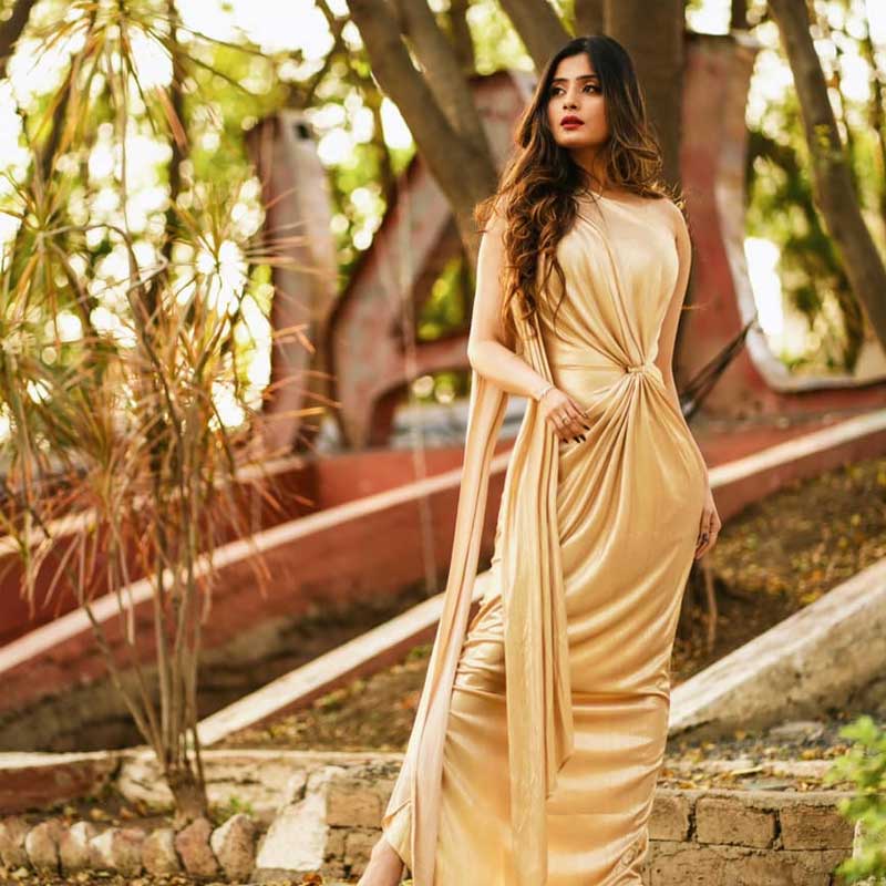 সুইসাইড নোটে নায়িকা কী লিখেছেন, তা এখনও প্রকাশ্যে আসেনি। প্রিয় অভিনেত্রীর মৃত্যুতে শোকাহত অনুরাগীরা। টেলিভিশনের কলাকুশলীরাও শোক প্রকাশ করেছেন।