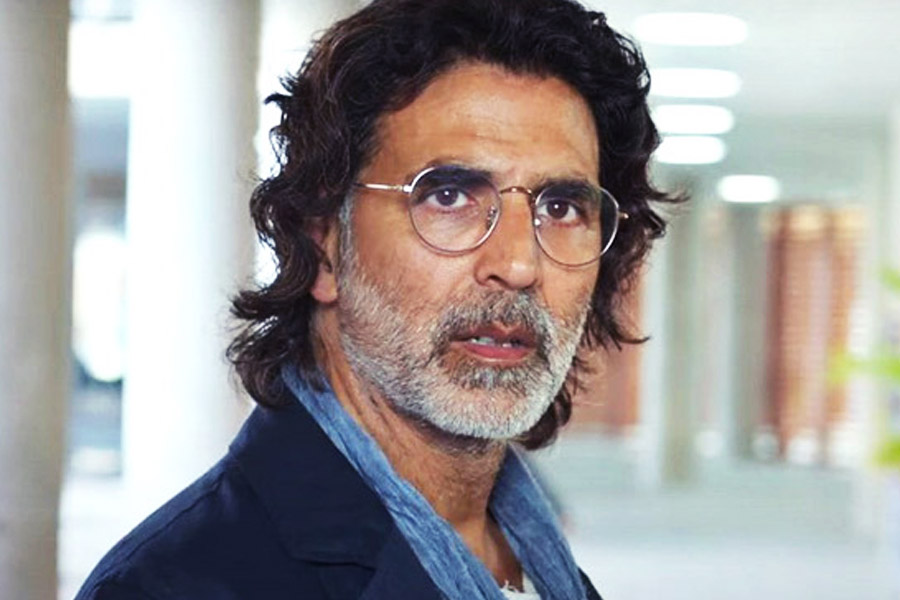 সংবাদ সংস্থা সূত্রের খবর, ২০২২ সালে অক্ষয় কুমার অভিনীত মোট পাঁচটি ছবি প্রেক্ষাগৃহে মুক্তি পেয়েছে। 