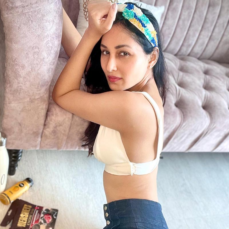 বর্তমানে মডেলিং জগতের সঙ্গে যুক্ত থাকার পাশাপাশি তিনি   সমাজসেবাও করেন। বিভিন্ন স্বেচ্ছাসেবী সংস্থার সঙ্গেও যুক্ত রয়েছেন পূজা। আর্থিক ভাবে পিছিয়ে থাকা ছেলেমেয়েদের পড়াশোনার জন্য তাদের আর্থিক সহায়তা করেন অভিনেত্রী।