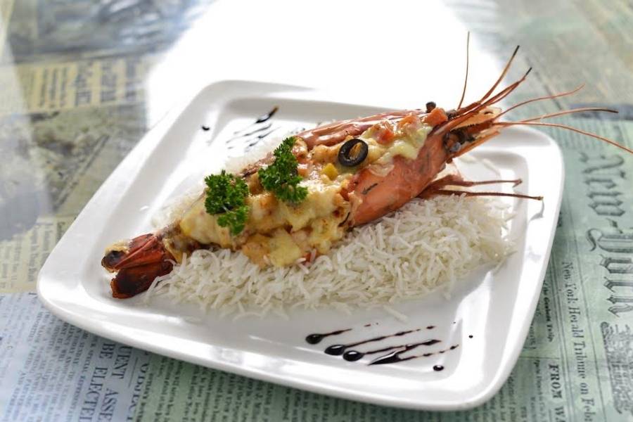 মেনুতে নিরামিষের মধ্যে খুব জনপ্রিয় মাশরুম ককটেল, কর্ন অন মাশরুম টোস্ট, ভেজিটেবিল স্ট্রগ্যানফ, ভেজিটেবিল ফ্লোরেন্টাইন, পেনে পাস্তা ইন ক্রিমি পেস্তো সস।