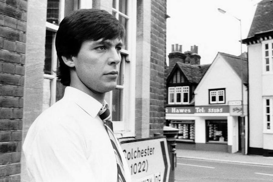 ব্যাম্বারের দিদি শীলা মানসিক ভাবে সম্পূর্ণ সুস্থ ছিলেন না। ঘটনার কয়েক মাস আগে অসুস্থ অবস্থায় একটি মানসিক হাসপাতালে ভর্তিও ছিলেন তিনি। এই দিদির ঘাড়েই বন্দুক রেখে বাঁচতে চেয়েছিলেন ব্যাম্বার। তাঁর দাবি, দিদি হঠাৎ উত্তেজিত হয়ে পড়েছিলেন। বাড়িতে অশান্তি চলছিল। বাবার বন্দুক নিয়ে তিনিই গুলি চালান।