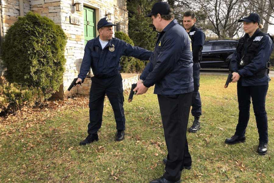 বিচারপ্রক্রিয়া চলাকালীন ব্যাম্বারের এই দাবি খারিজ হয়ে যায়। শীলার পক্ষে এই কাণ্ড ঘটানো সম্ভব নয় বলে প্রমাণ পান তদন্তকারীরা।