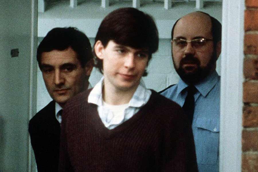 ১৯৮৬ সালের ২৮ অক্টোবর পালিত বাবা, মা এবং পরিবারের বাকিদের খুনের দায়ে যাবজ্জীবন কারাদণ্ডের নির্দেশ দেওয়া হয় ব্যাম্বারকে। কিন্তু তিনি কখনও খুনের কথা স্বীকার করেননি। বরং ৩৬ বছর জেল খাটার পরেও তিনি নিজের দাবিকে অনড় থেকেছেন। শীলার চালানো গুলিতেই সকলের মৃত্যু হয়েছিল বলে দাবি তাঁর।