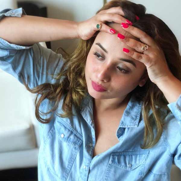 রানির অভিনয় জীবন শুরু হয়েছিল ১৫ বছর বয়স থেকে। তখন ক্লাস টেনের ছাত্রী তিনি। মুম্বইয়ে থাকতেন। প্রথম ছবিতেই ভোজপুরী সুপারস্টার এবং অধুনা রাজনীতিবিদ মনোজ তিওয়ারিকে নায়ক হিসাবে পেয়েছিলেন। ছবি ‘ব্লকবাস্টার হিট’ ছিল। 