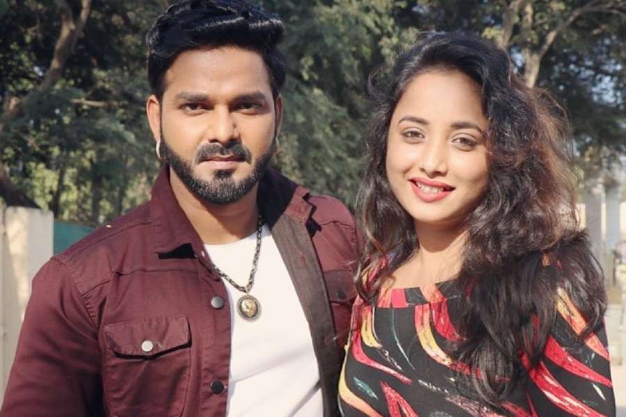 এর পরও বারবার ভোজপুরী ছবির অভিনেতাদের সঙ্গে নাম জড়িয়েছে রানির। পবন সিংহ নামে এক অভিনেতার সঙ্গে রানির সম্পর্ক তিক্ততায় শেষ হয়। পবনের বিরুদ্ধে রানি পুলিশে অভিযোগ করেছিলেন। জানিয়েছিলেন, পবন প্রাণে মারার হুমকি দিয়েছে তাঁকে। 