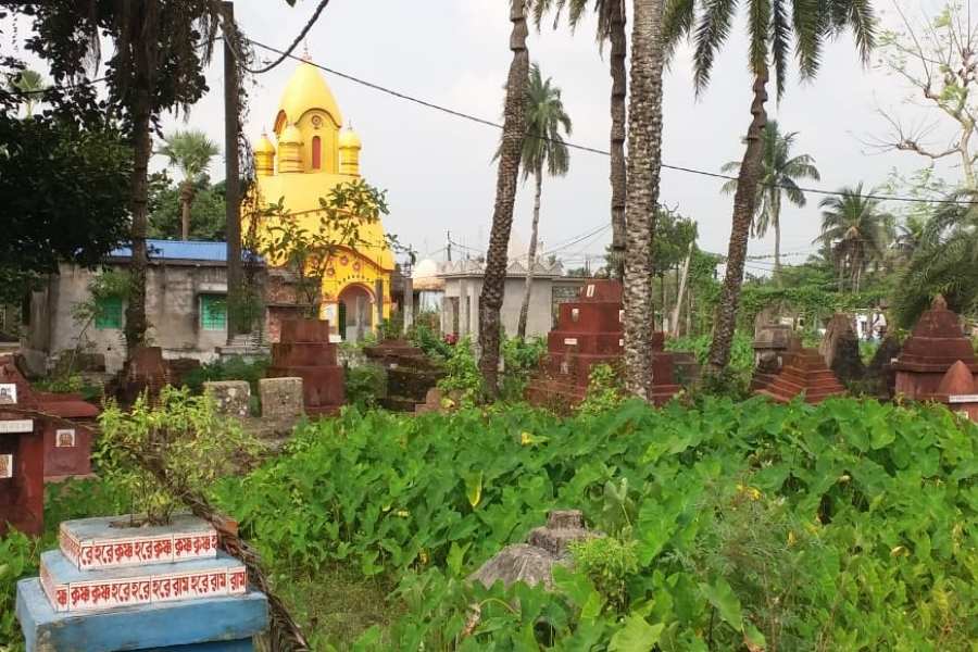 বর্তমানে দক্ষিণ ২৪ পরগনার মথুরাপুরের সাতঘরা ঠাকুরঝি গ্রামে যজ্ঞবাটি মহাশশ্মান। এখানেই রয়েছে তিন চূড়া বিশিষ্ট মন্দির। যেখানে কয়েকশো বছর ধরে পূজিতা মা যজ্ঞেশ্বরী। 