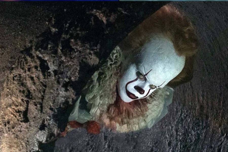 ভূতুড়ে এই পরিবেশকে আরও জমাটি করে তুলতে পারেন বন্ধুদের সঙ্গে কিংবা একাই। ভূত চতুর্দশীর রাতে সঙ্গী হোক গা ছমছমে ভুতুড়ে ছবির ম্যারাথন! বাংলা, হিন্দি কিংবা ইংরেজি যে ছবি অবশ্যই দেখতে পারেন এ রাতে, তারই হদিস রইল এই প্রতিবেদনে।