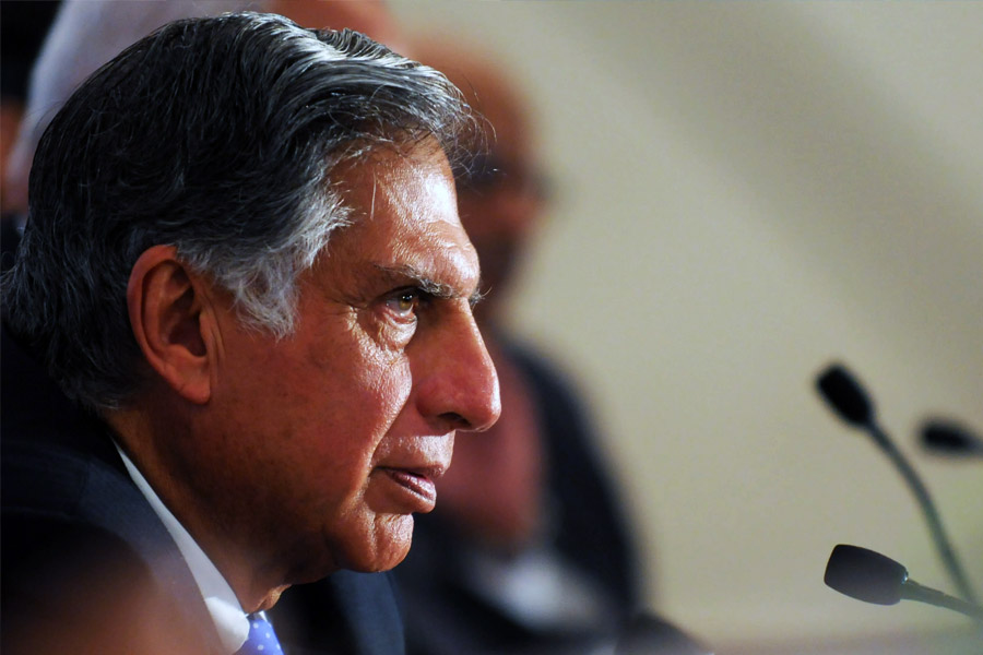 ভারতের শিল্পপতিদের মধ্যে রতন টাটার নাম যেমন উল্লেখযোগ্য, তেমনই সমাজসেবী হিসাবেও তিনি দেশবাসীর মন জয় করেছেন। 