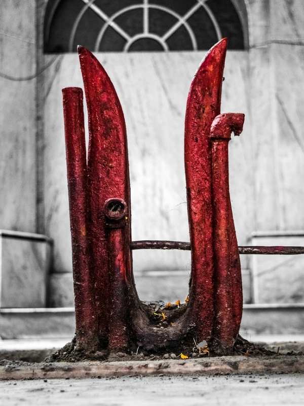 প্রচলন ছিল বলি প্রথার। প্রায় নিয়মিত হতো নর বলিও। তবে সেখানেই ছিল গোলমাল। 