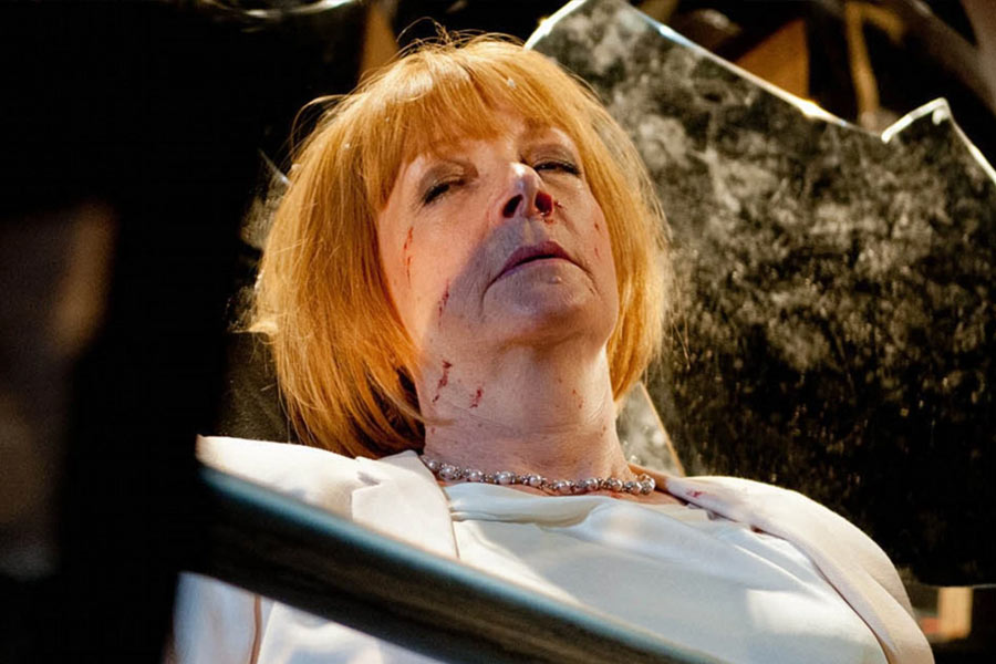 ব্রিটিশ টেলি-সিরিজ়ের দর্শকদের কাছে ‘এমারডেলে’র নাম নতুন করে বলার নেই। সেই ১৯৭২ সালের ১৬ অক্টোবর এর প্রথম পর্ব দেখা গিয়েছিল আইটিভি টেলিভিশন নেটওয়ার্কে। তার পর থেকে গত ৫০ বছরে ৩৩টি মরসুম কাটিয়ে ফেলেছে এ সিরিজ়।