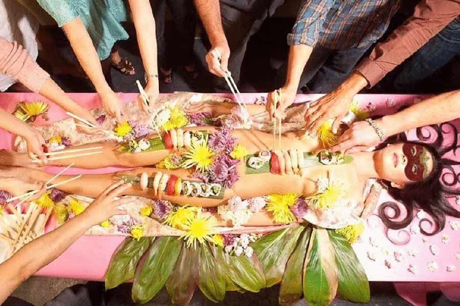 নিয়োতাইমোরি  বা নানতাইমোরিকে পেশা হিসাবে বেছে নেওয়া মহিলা এবং পুরুষদের বেশ কিছু নিয়ম মেনে চলতে হয়। নিয়ম মেনে চলতে হয় খেতে আসা মানুষদেরও।