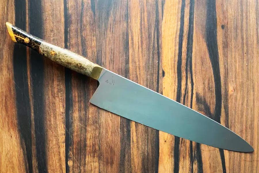 ১৯৮৯ সালে সোলাঞ্জে বয়লার্ড নামের এক মহিলা পেটব্যথার কারণে রোশের শরণাপন্ন হন। রোশ সেই মহিলার পেটে জোরে জোরে ঘুষি মারতে থাকেন। তার পর সোলাঞ্জেকে ঘরের ভিতর নিয়ে গিয়ে নগ্ন অবস্থায় টেবিলে শুইয়ে দেন। অজ্ঞান না করেই ছুরি দিয়ে সেই মহিলার পেট কেটে নাড়িভুঁড়ি বার করে আনেন রোশ।