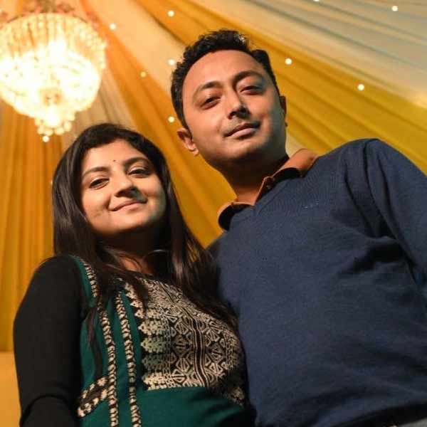 কিন্তু কয়েক মাসের মধ্যেই  ‘হাত’ ছেড়ে ফের ঘরের ছেলে ফিরে আসেন ঘরে। তৃণমূলে ভবনে এসে তৃণমূলের তৎকালীন যুব সভাপতি অভিষেক বন্দ্যোপাধ্যায়ের উপস্থিতিতে আনুষ্ঠানিক ভাবে ঘাসফুলের পতাকা হাতে তুলে নেন।