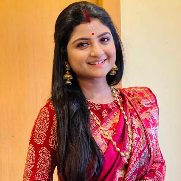 সেই মঞ্চ থেকে জনপ্রিয়তা লাভের পর অদিতির কেরিয়ারের গ্রাফ ক্রমশ ঊর্ধ্বমুখী। বিভিন্ন অনুষ্ঠানে ডাক পেতে শুরু করেন তিনি। জেতেন একাধিক পুরস্কারও।