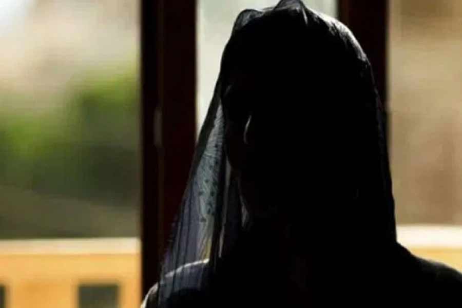 এই ঘটনায় ওয়েবসাইটটির সিইও, ওই পড়ুয়া ও আরও এক ব্যক্তিকে অভিযুক্ত হিসাবে চিহ্নিত করে পুলিশ। ভিডিয়োটির বিষয়বস্তু জানার পরও তাঁরা সেটি বিক্রি করেছিলেন বলে দাবি করে পুলিশ। 