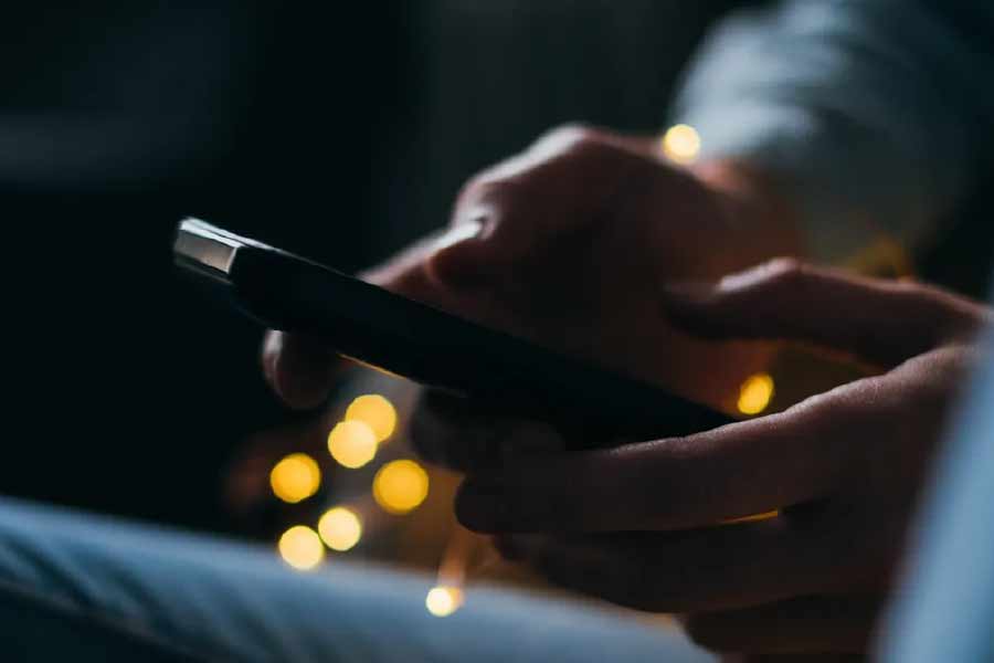 কোনও কোনও সংবাদমাধ্যমে দাবি করা হয়েছে, ভিডিয়োটিতে যে ছাত্র ও ছাত্রীকে দেখা গিয়েছিল, তাদের স্কুল থেকে সাসপেন্ড করা হয়েছিল। 