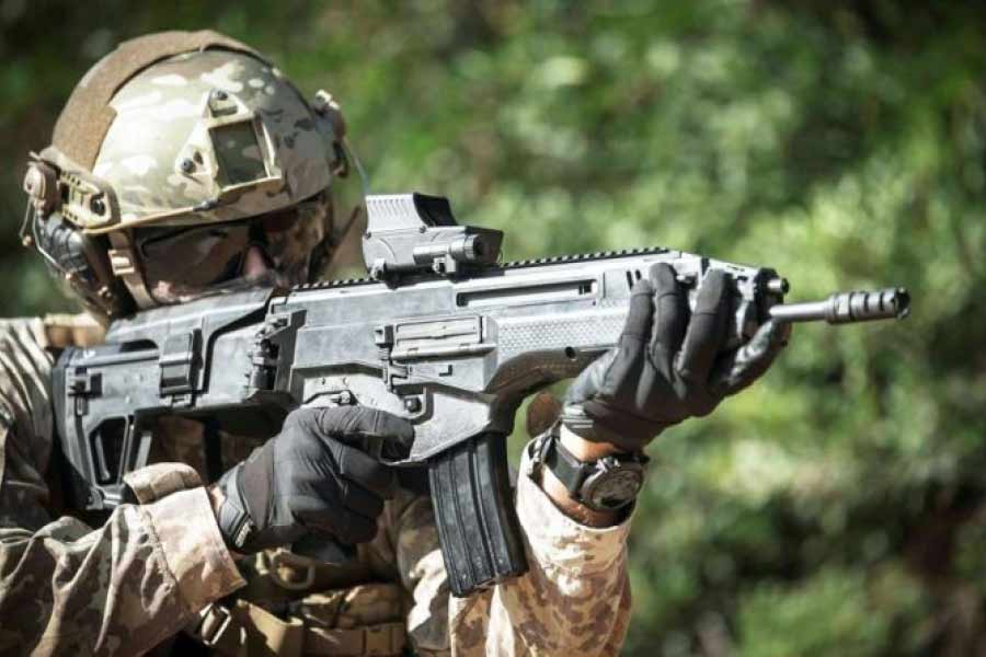 নকশা বদলের পর এর নতুন নাম দেওয়া হয় একে-১০৩-৩। ২০১৬ সালে আবার একে-২০০ সিরিজের রাইফেল নিয়ে কাজ শুরু হয়। একে-১০৩-৩ অ্যাসল্ট রাইফেলকে আরও উন্নত করে প্রথমে নাম দেওয়া হয় একে-৩০০। পরে নাম হয় একে-১০৩এম। অবশেষে ২০১৯ সালে এই রাইফেলে আরও কিছু পরিবর্তন এনে নাম দেওয়া হয় একে-২০৩ ।