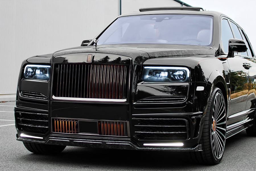 বাংলাদেশের সংবাদমাধ্যম প্রথম আলো সূত্রে খবর, চট্টগ্রাম ইপিজেডের হংকং এবং বাংলাদেশের যৌথ উদ্যোগে পরিচালিত ‘জেড অ্যান্ড জেড ইনটিমেটস লিমিটেড’ গত বছর এপ্রিল মাসে রোলস-রয়েস কালিনান গাড়িটি আমদানি করেছিল। 