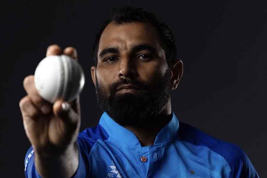 শামি বলেছিলেন, ‘‘হতাশা এমন একটা সমস্যা, যেখানে অন্যের মনোযোগের প্রয়োজন হয়। এটা খুব দুঃখের যে, সুশান্ত সিংহ রাজপুতের মতো অসাধারণ এক অভিনেতার জীবন চলে গেল। ও ছিল আমার বন্ধু। ইশ, যদি কথা বলতে পারতাম ওঁর সঙ্গে। তা হলে ওঁর অবসাদের ব্যাপারে জানতে পারতাম। আমার ক্ষেত্রে আমার পরিবার খারাপ সময়ে পাশে থেকেছে, যত্ন নিয়েছে। আমার যে লড়াই করা দরকার, সেই উপলব্ধি করিয়েছে।’’ 