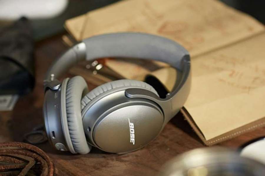 নয়েজ ক্যান্সেলিং হেডফোন- যাঁদের ভাইদের গ্যাজেটসের প্রতি বিশেষ টান, সেই দিদি বা বোনেরা ভাইফোঁটায় উপহার দিন ভাল নয়েজ ক্যান্সেলিং হেডফোন। দেখুন ভাইয়ের হাসিটা কেমন চওড়া হয়! 