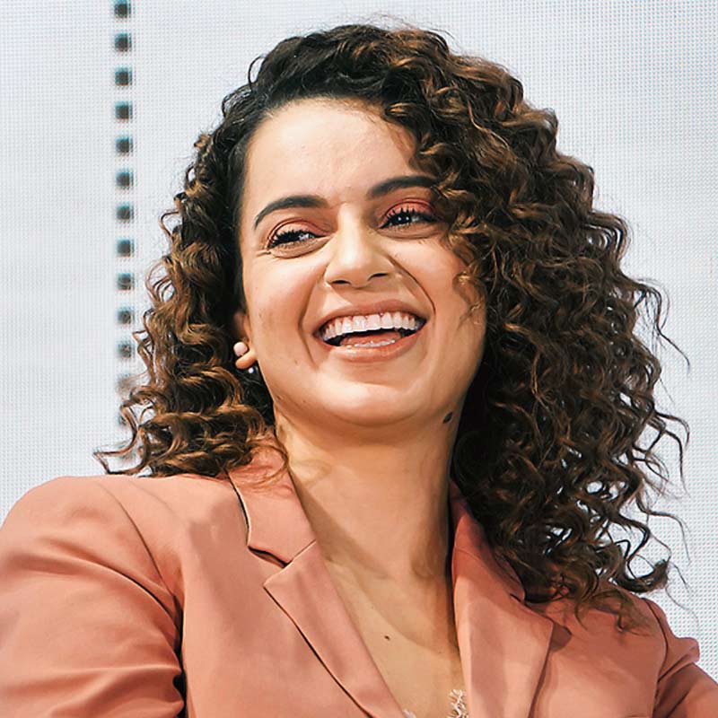 এই কথা জেনে কঙ্গনা যে হেসে খুন হয়েছেন, সে কথাও তাঁর ইনস্টা স্টোরিতে ধরা পড়েছে। নায়িকা লিখেছেন, ‘‘ওই দিনগুলি মজার ছিল।’’