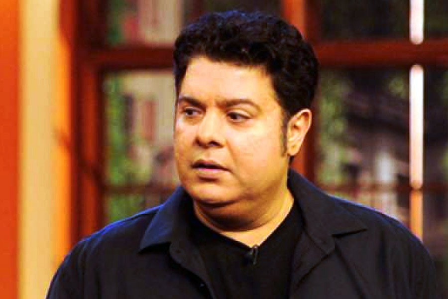 এই প্রসঙ্গে পরিচালক এক সাক্ষাৎকারে মেনে নেন, তাঁর চরিত্র সেই সময় খারাপ ছিল। সকলকেই প্রেম নিবেদন করতেন তিনি। এমনকি, বিয়ের প্রস্তাবও দিতেন সাজিদ। অভিযোগ ওঠে, মেয়েদের নিয়ে মজেছিলেন তিনি, তাই গওহরের সঙ্গে তাঁর সম্পর্ক ভেঙেছিল।