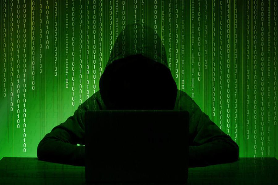 তবে স্মার্ট হোমের বিপুল সুবিধার পাশাপাশি বেশ কিছু ঝুঁকিও রয়েছে। ২৪ ঘণ্টা ইন্টারনেট সংযোগ থাকায় হ্যাকিংয়ের আশঙ্কা যথেষ্টই বেশি। 