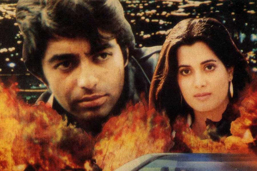 এই ঘটনার প্রায় পাঁচ বছর পর ১৯৮৬ সালে মুক্তি পায় ‘কার থিফ’ ছবিটি। এই ছবিতে সুনীল আনন্দ এবং আশা পারেখের সঙ্গে অভিনয় করেন বিজয়েতা। শুট চলাকালীন এই ছবির পরিচালক সমীর মলকানের সঙ্গে সম্পর্কে জড়িয়ে পড়েন তিনি। কিন্তু এই সম্পর্কও বেশি দিন টেকেনি।