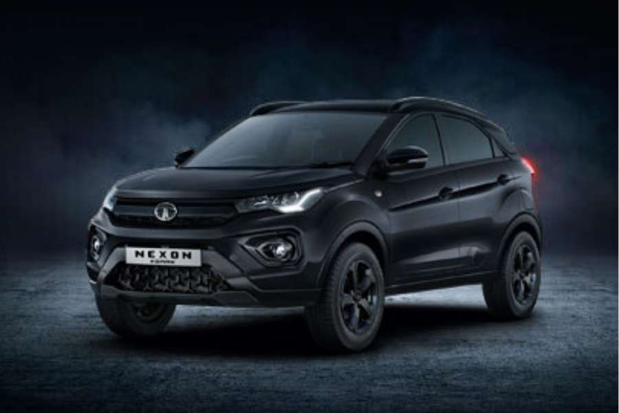 টাটা নেক্সন: প্রথম ভারতীয় গাড়ি, যেটি গ্লোবাল এনসিএপি রেটিংয়ে ৫ স্টার পেয়েছে। এই গাড়ির বৈদ্যুতিক সংস্করণটি প্রকৃতপক্ষেই সফল ইভি হয়ে উঠেছে ভারতীয় বাজারে। এখনও এই টাটা নেক্সন দেশের ইভি গাড়ির বাজারে একটা বড় অংশ দখল করে আছে।  
