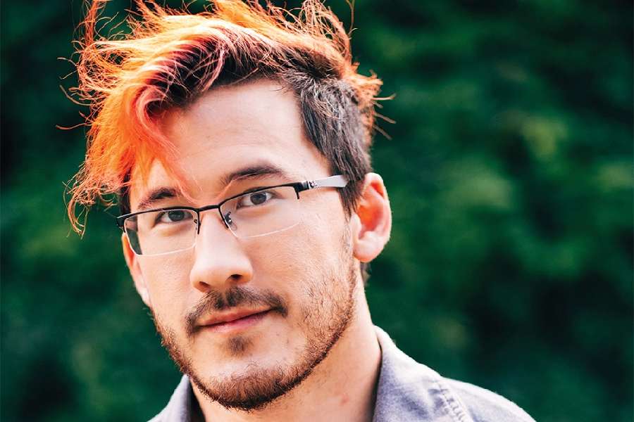 বছর ঘুরলে ৩১২ কোটি টাকা আয় করেন। তবে ইনি কোনও ধনকুবের ব্যবসায়ী নন। তিনি শুধু ইউটিউবে ভিডিয়ো বানান।