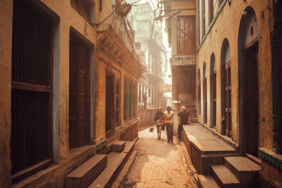 মুক্তি ভবনের ম্যানেজার অনুরাগ শুক্ল এক সংবাদমাধ্যমকে বলেন, “এখানে মৃত্যুকে কোনও বিষণ্ণতার চোখে দেখা হয় না। এখানে মৃত্যুকে উদ্‌যাপন করা হয়। এখানে কারও মৃত্যু দেখে শোকের পরিবেশ তৈরি হয় না। কারণ আমরা মনে করি, এই মৃত্যুই তাঁর মোক্ষলাভ।”